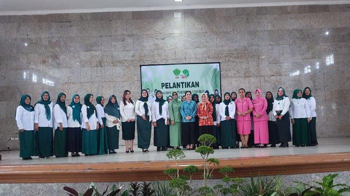 Suasana pelantikan pengurus DPC Pertani HKTI Belitung di Gedung Serbaguna Pemkab Belitung, Kamis (13/7/2023). Artikel ini telah tayang di PosBelitung.co dengan judul Pelantikan Perempuan Tani HKTI Belitung, Galakkan Kiprah Nyata Perempuan dalam Sektor Pertanian, https://belitung.tribunnews.com/2023/07/14/pelantikan-perempuan-tani-hkti-belitung-galakkan-kiprah-nyata-perempuan-dalam-sektor-pertanian.