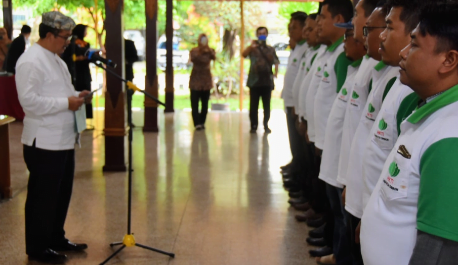 Bupati Cirebon Lantik Pengurus HKTI se-Kecamatan